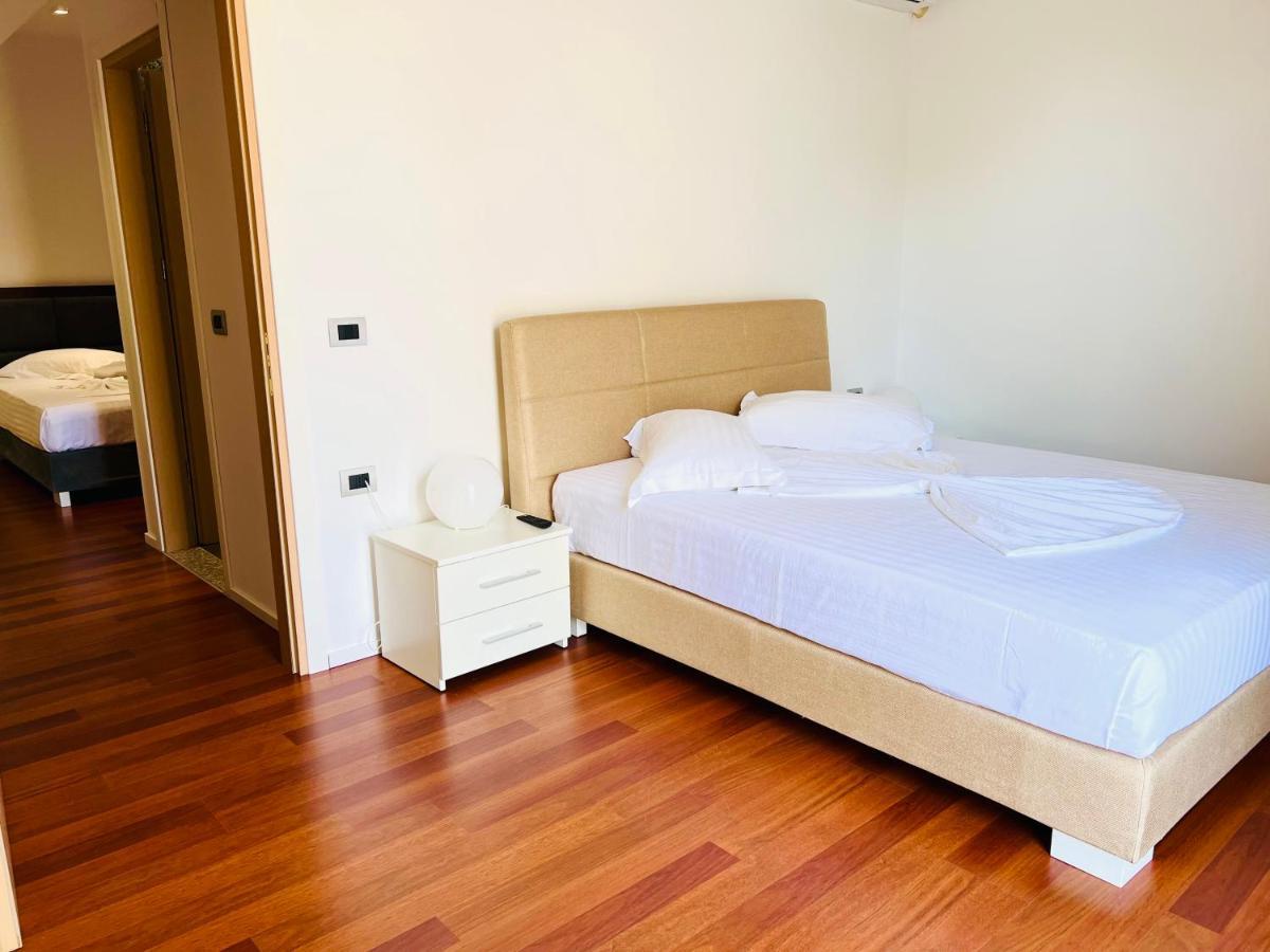 3b Boutique Sarandë