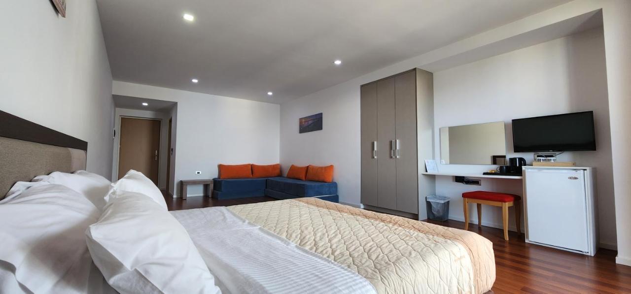 3b Boutique Sarandë